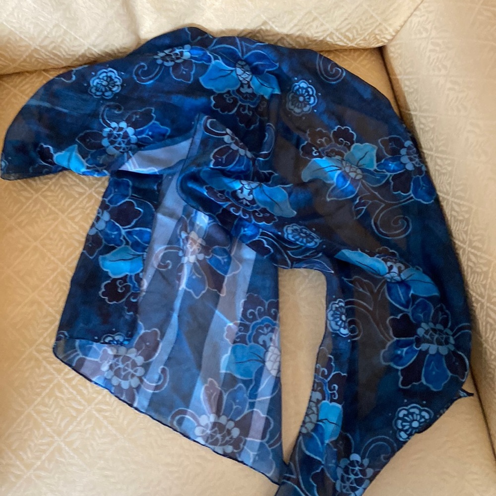 Floral accessory street scarf